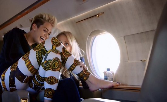 04-Miley-Cyrus-Feet