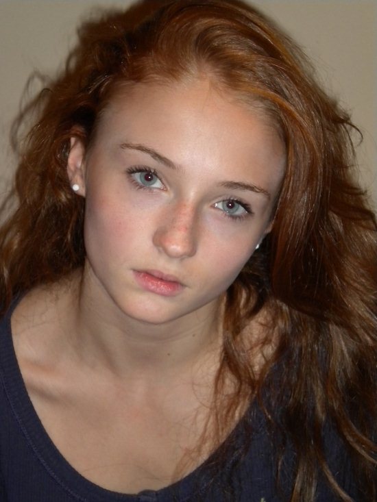 15-sophie-turner-photos