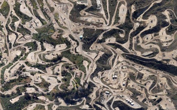 Urban Oil Rigs Ranch The Urban Oil Fields Of Los Angeles Are Disturbing – Barnorama