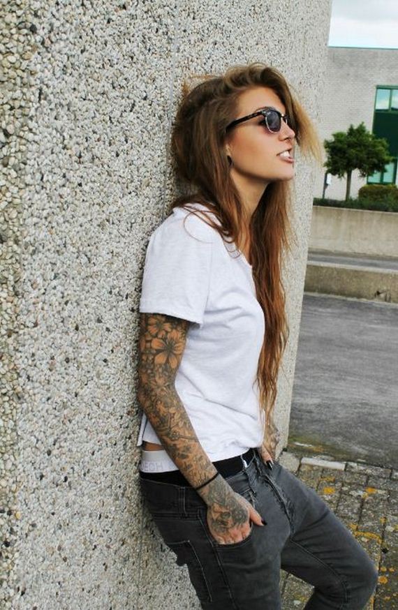 01-women-with-tattoos