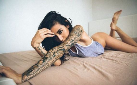 03-girls-with-tattoos