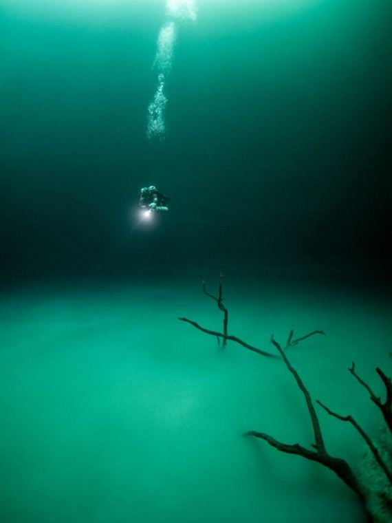 British Diver Finds Bizarre Underwater Lake Hidden In A Cave - Barnorama