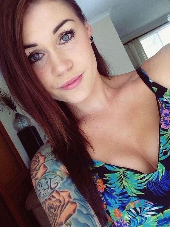 07-girls-with-tattoos