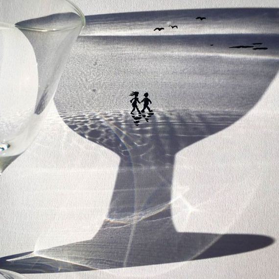 16-artist-uses-shadows-to-complete-his-art