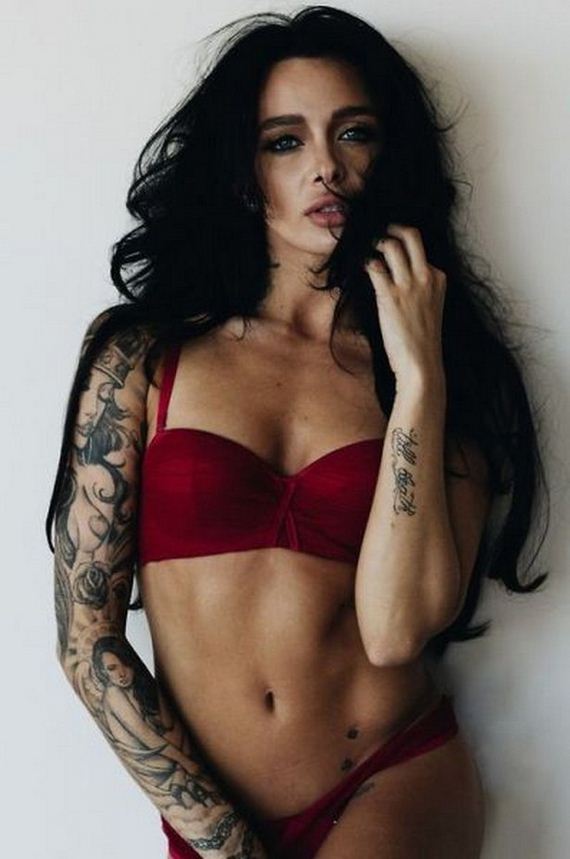 27-girls-with-tattoos