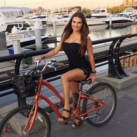 27-girls-on-bike