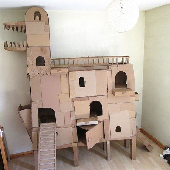 02-cardboard_cat