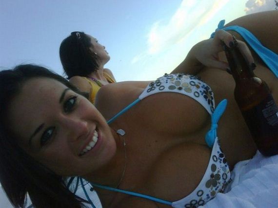 09-busty-ladies