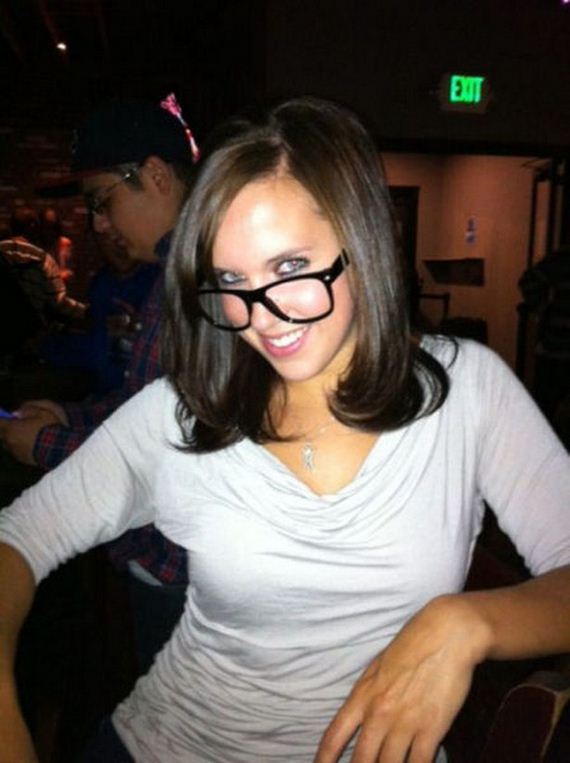 12-girls-with-glasses