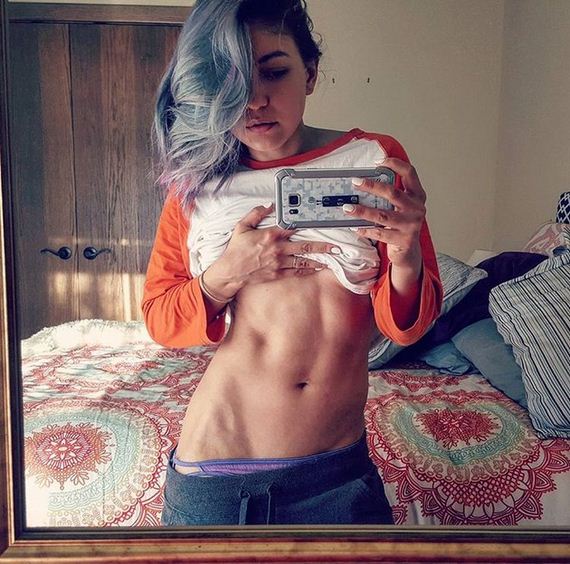 15-girls-with-abs