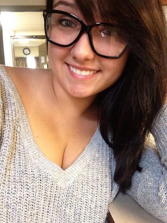 20-girls-with-glasses