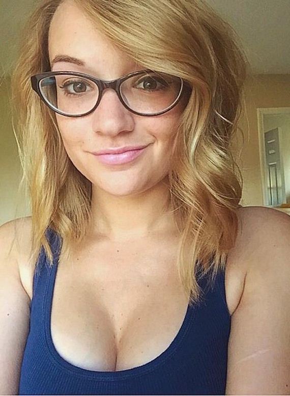 Hot Girls With Glasses Are Always Appreciated Barnorama