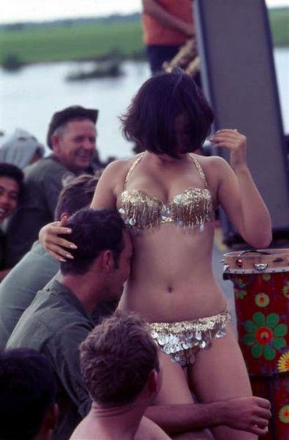 Bar Girls During The Vietnam War In A Candid Color Shots