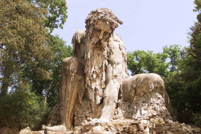 The Appennine Colossus in Tuscany, Italy – Barnorama