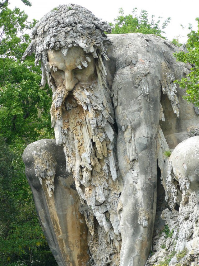 The Appennine Colossus in Tuscany, Italy – Barnorama