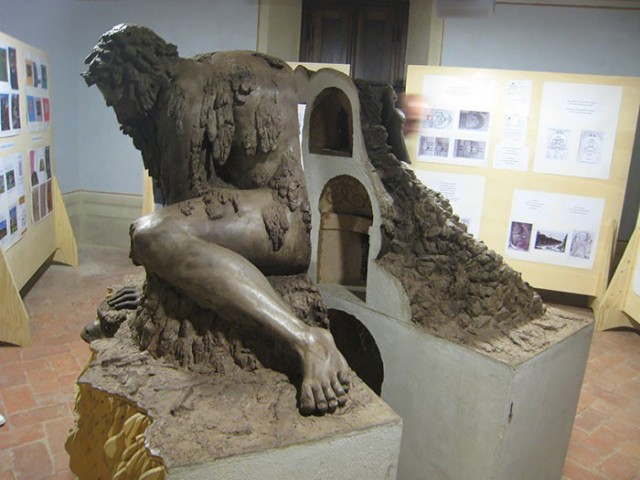 The Appennine Colossus in Tuscany, Italy – Barnorama