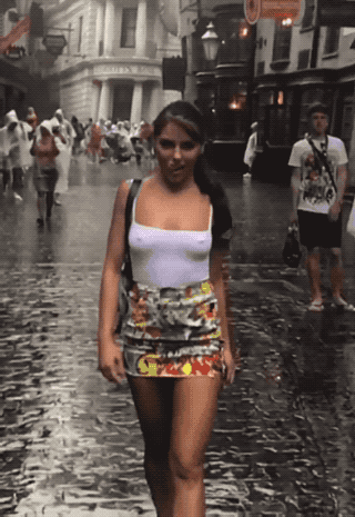 A great GIFs collection of really hot girls. 