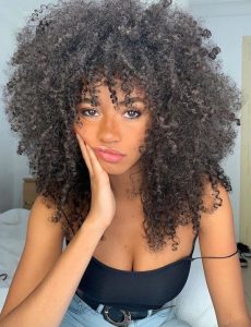 31 Sexy Girls With Curly Hair - Barnorama