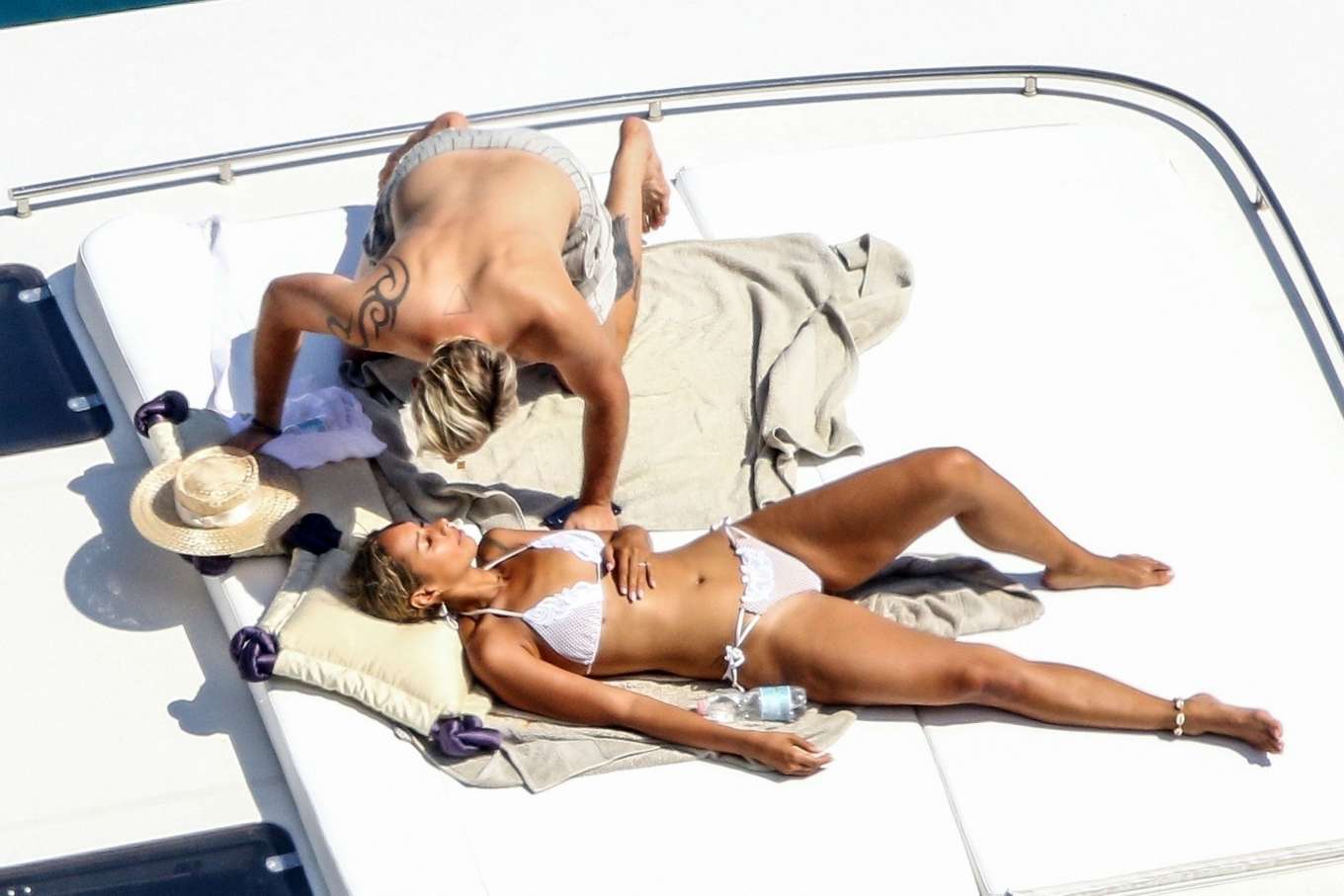 Celebrity Bikini, Hot Celebrities - Check out: Hot Leona Lewis In A White B...