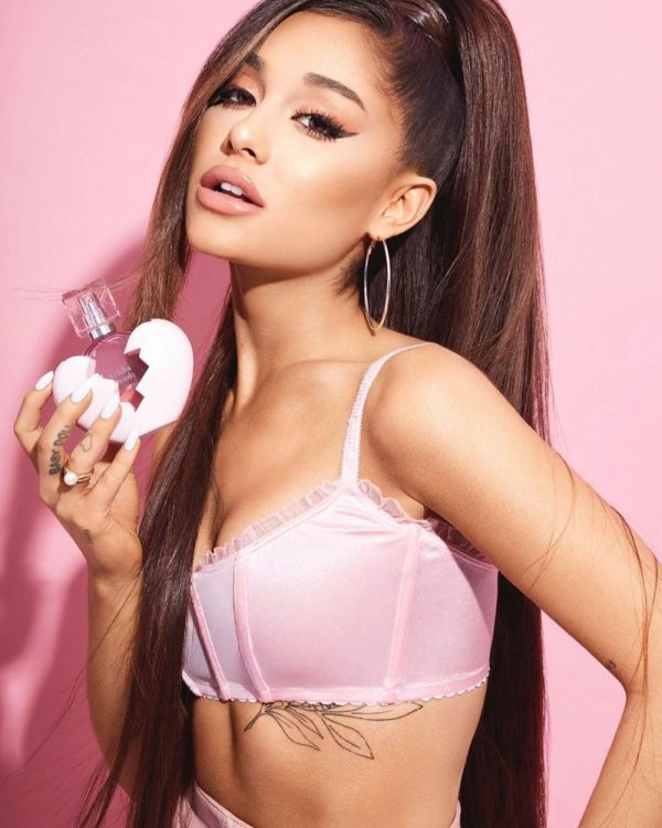 Hot Ariana Grande In Pink Bra - Barnorama