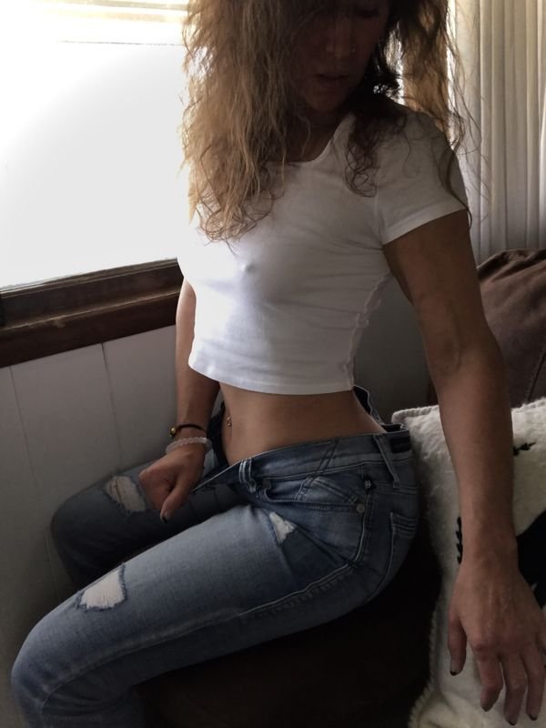 37 Sexy Ladies In Jeans 16
