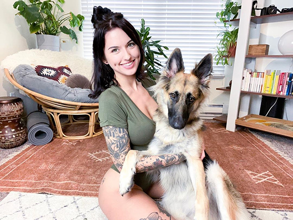 34 Sexy Girls Playing With Dogs 29