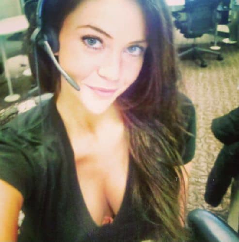 26 Hot Girls Get Bored At Work 9
