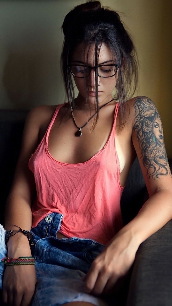 30 Sexy Tattooed Girls