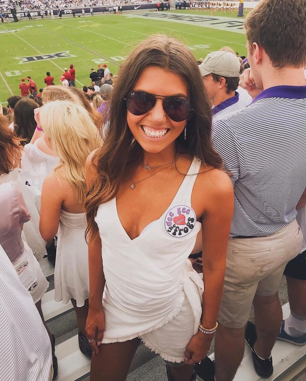 32 Hot Girls Who Love Sports 12