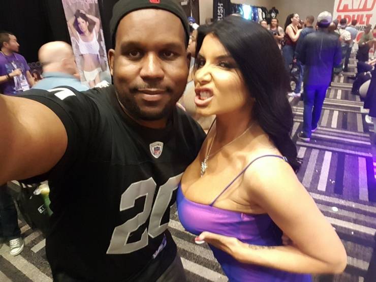 38 Hot Photos From AVN Adult Entertainment Expo 2020 293