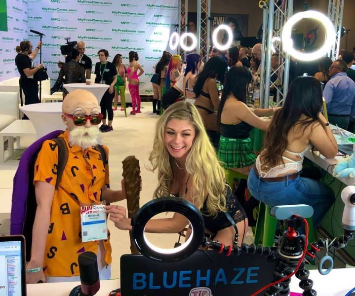 38 Hot Photos From AVN Adult Entertainment Expo 2020 31