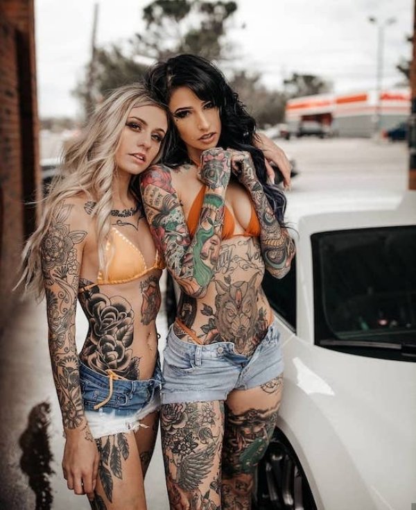 42 Hot Tattooed Girls 14