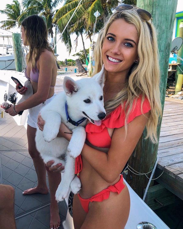 29 Hot Girls With Puppies 23