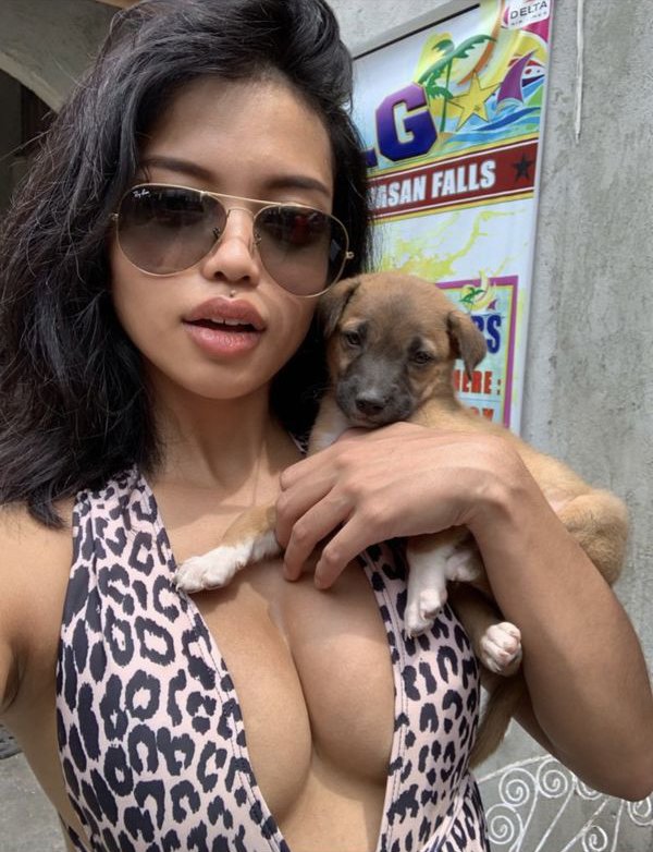 29 Hot Girls With Puppies 5