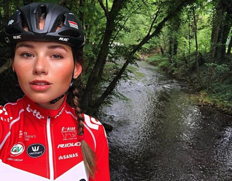 Dutch Cyclist Puck Moonen Looks Cute And Hot 145