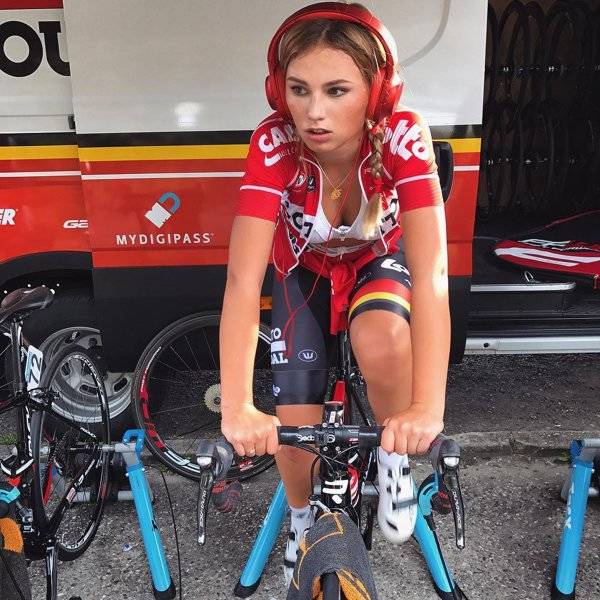 Dutch Cyclist Puck Moonen Looks Cute And Hot 146