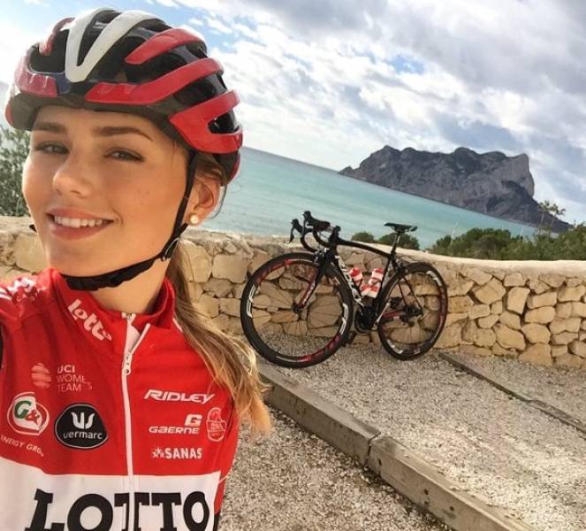 Dutch Cyclist Puck Moonen Looks Cute And Hot 204