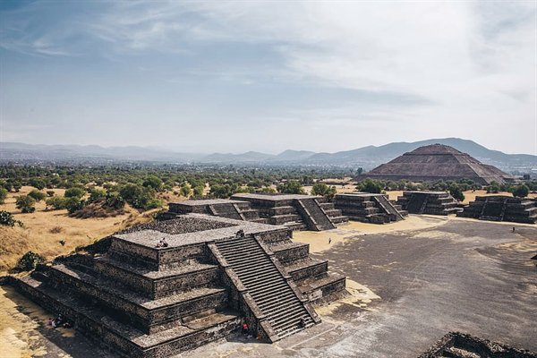 10 Ancient Mayan Sacrifices - Barnorama