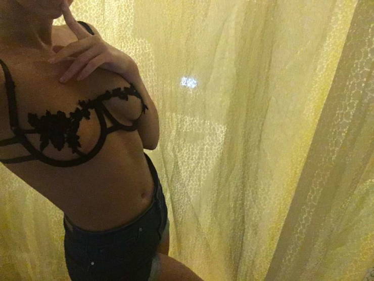 43 Girls Try Sexy Clothes They Bought Online 13