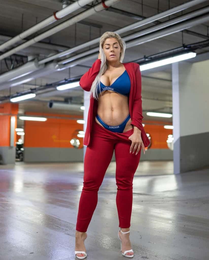 Mia Sand’s Sexy Photos Show Off Her Amazing Physique.