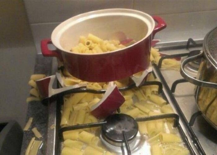 17 Hilarious Fails At The Kitchen