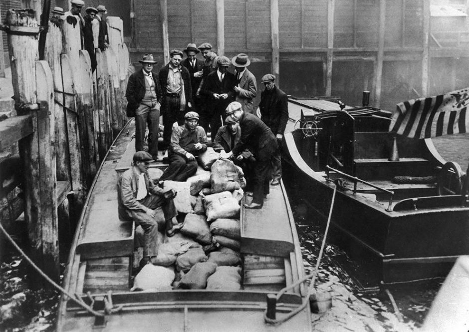 20 Captivating Photographs From The Age Of Prohibition – Barnorama