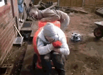 25 Daily GIFs Running On Zero Sleep And Pure Unhinged Energy – Barnorama