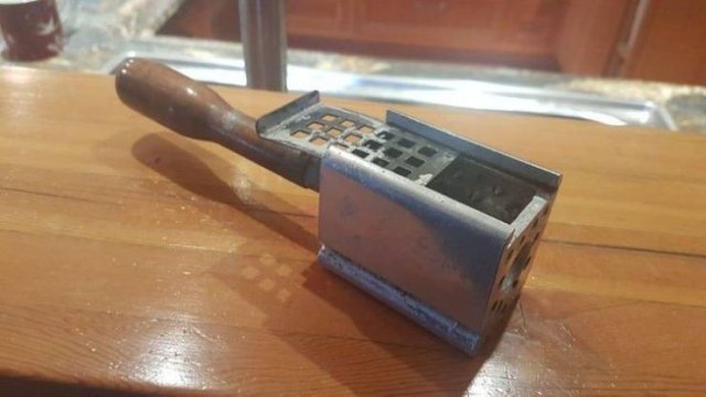 Vintage tool with a ski jumper label