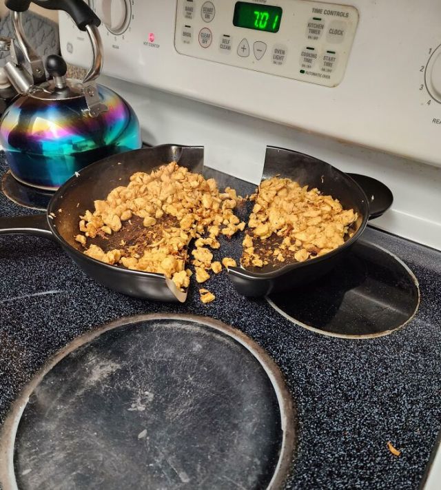16 Kitchen Disasters So Bad They Deserve Their Own Cooking Show – Barnorama