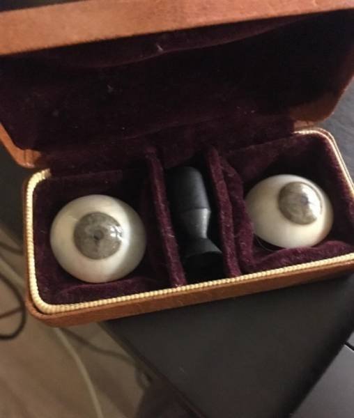A set of realistic eye-like objects