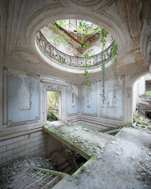 Beautiful abandoned castle in France