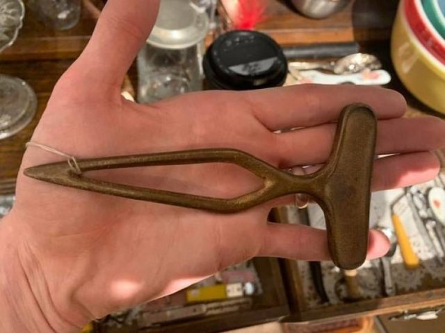 A pointed unknown tool
